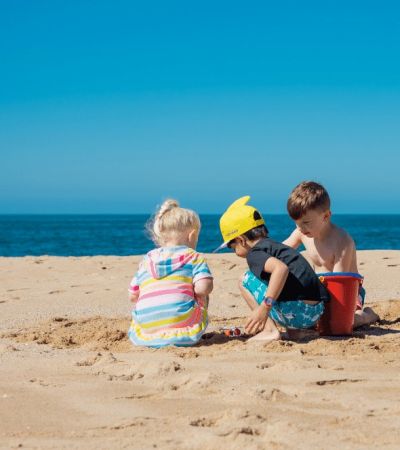 Las vacaciones también enseñan: lo que los niños aprenden sin querer cuando no están en la escuela