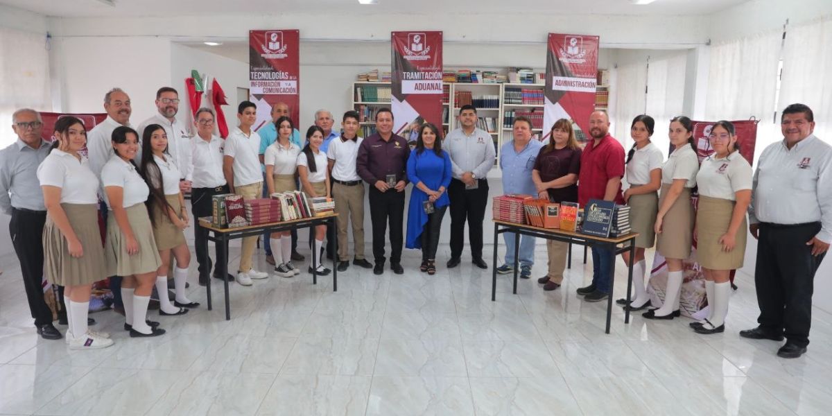 Dona fundación Poniatowska 2 mil libros para enriquecer acervo cultural de prepas municipales