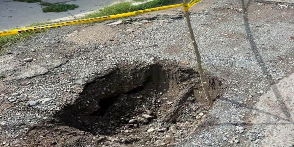 Alarma por presunto socavón en Victoria; lluvias reblandecieron el terreno