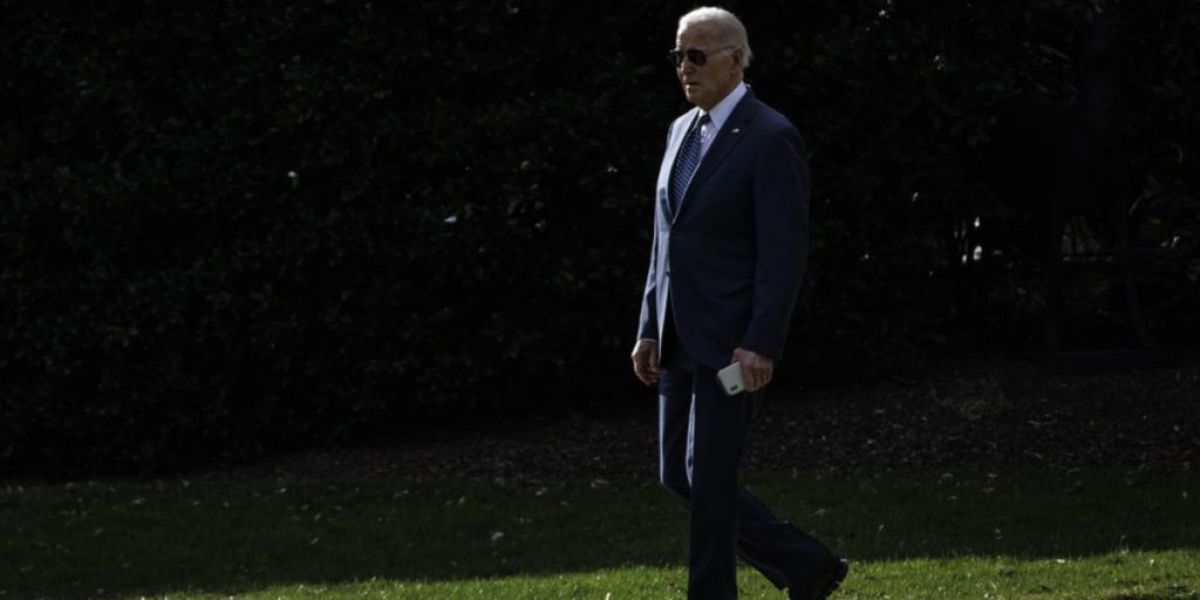 Biden alerta sobre “días oscuros” en EU y llama a conservar la esperanza