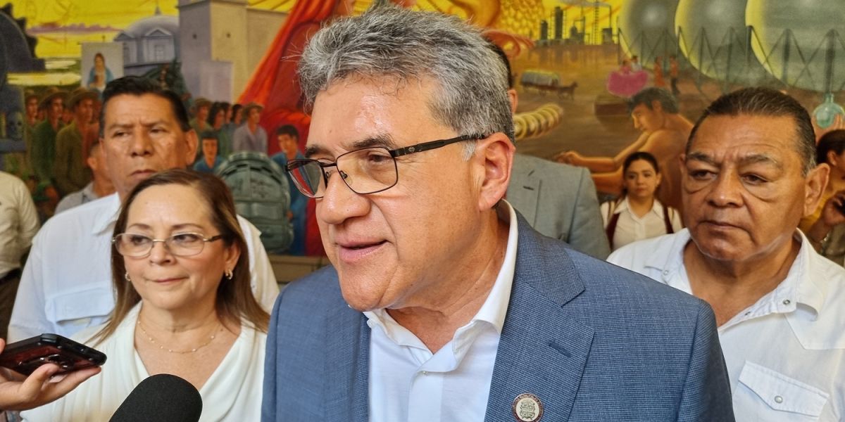 Armando Martínez, se separa del cargo de presidente