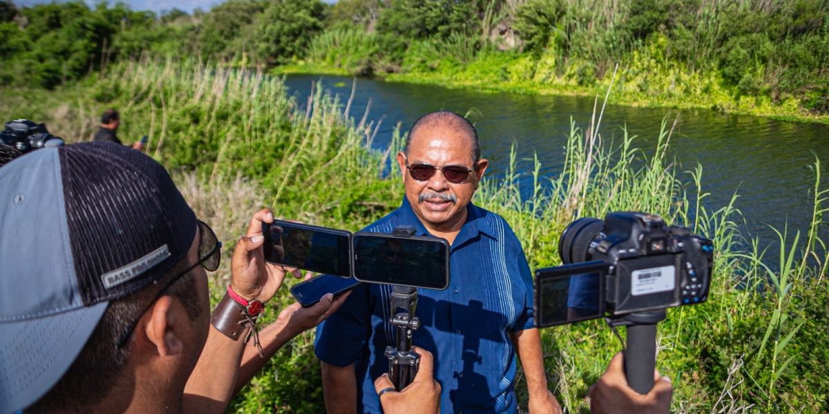 Autoridades municipales supervisan terrenos para construcción del puente internacional “Flor de Mayo”