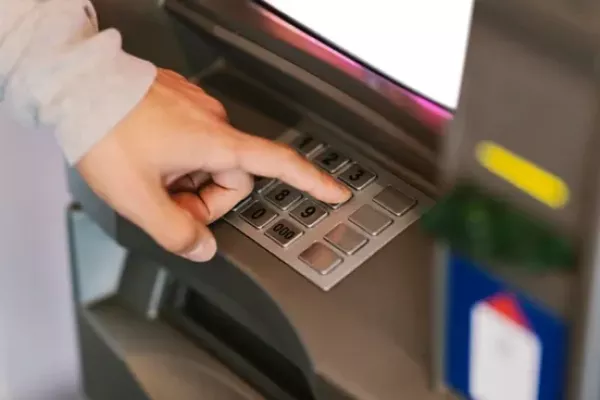 Alertan por fraude con desplazadores de tarjetas en cajeros de Ciudad Victoria