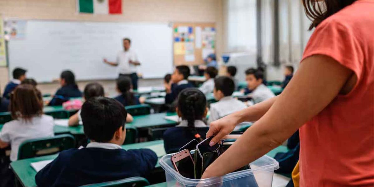 Es oficial: publican decreto para restringir los celulares en las escuelas de todo México