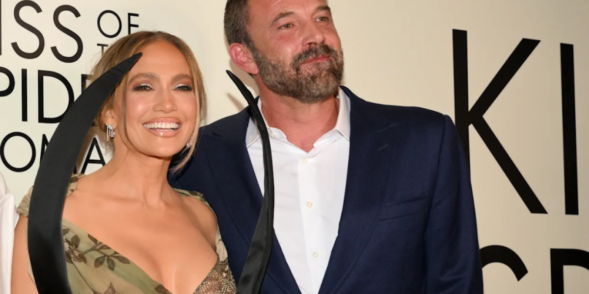 López y Affleck comparten momento especial en alfombra roja