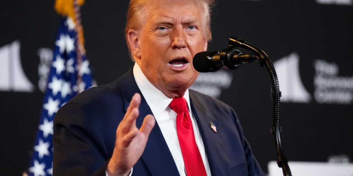 Corte de apelaciones anula fallo de 500 mdd contra Trump