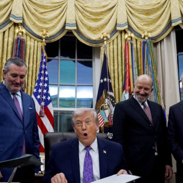 Trump centraliza el control de la IA y frena regulaciones estatales