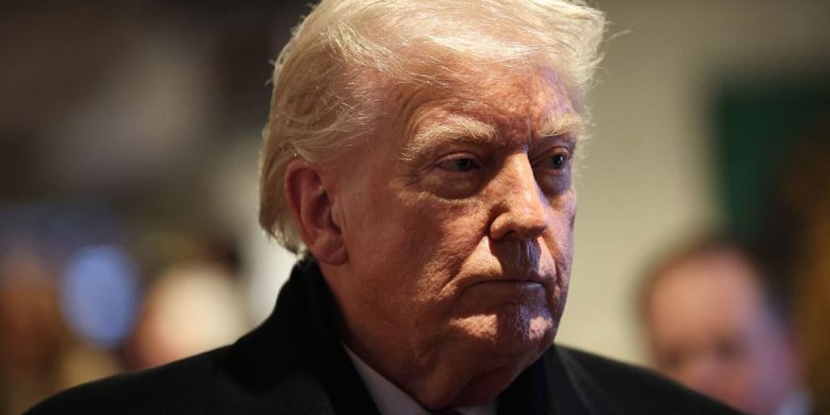 Trump advierte a Irán que su flota en Medio Oriente podrá actuar como en Venezuela