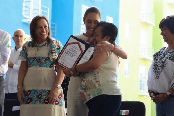 Sheinbaum entrega Pensiones Bienestar y viviendas en Veracruz