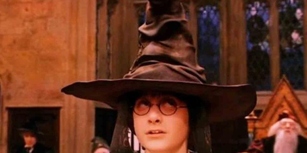 Actor que dio voz a sombrero seleccionador de Harry Potter demanda a WB