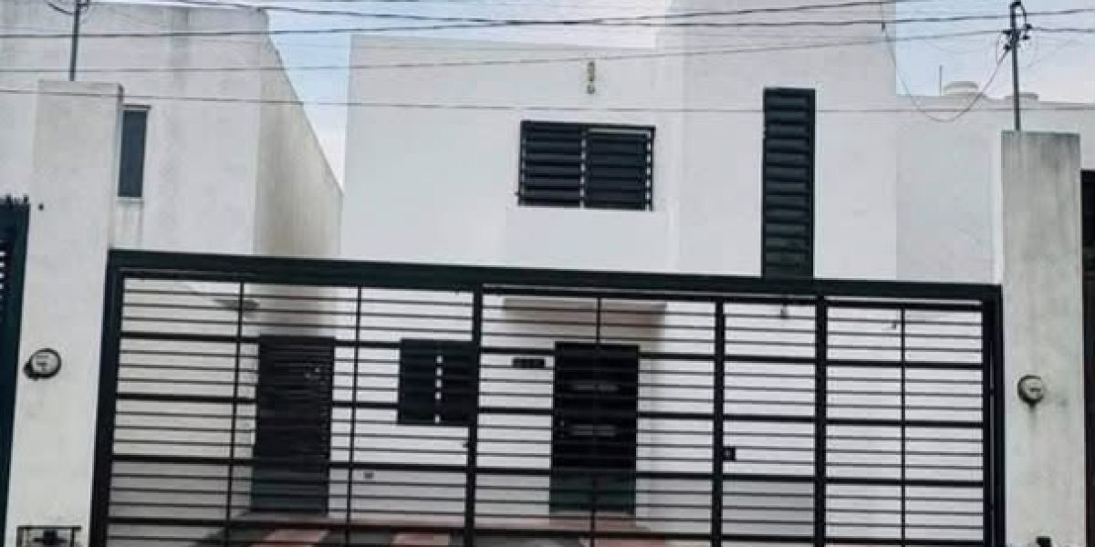CASA EN RENTA. FRACCIONAMIENTO HACIENDA DEL BOSQUE.