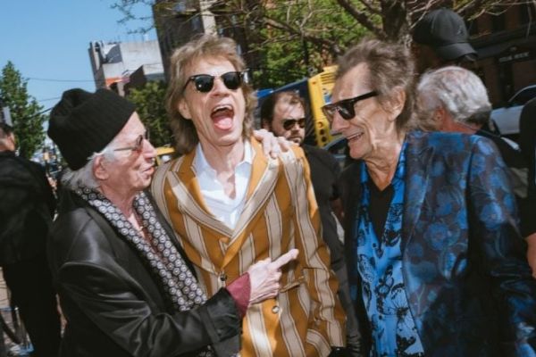 Paul McCartney, Robert Smith y cierta “urgencia” se unen en el nuevo álbum de los Rolling Stones