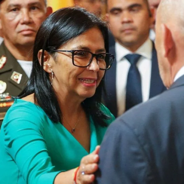 Trump asegura que Delcy Rodríguez está 