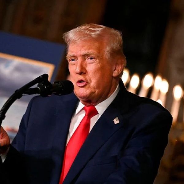 Trump estaría evaluando posibles ataques contra Irán, asegura CBS