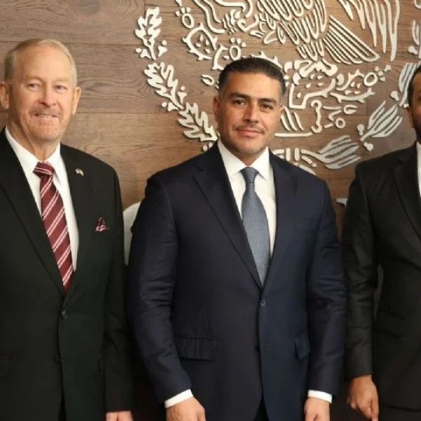 Director del FBI traslada a EU a uno de los 10 más buscados y al canadiense Ryan Wedding tras reunión con Harfuch