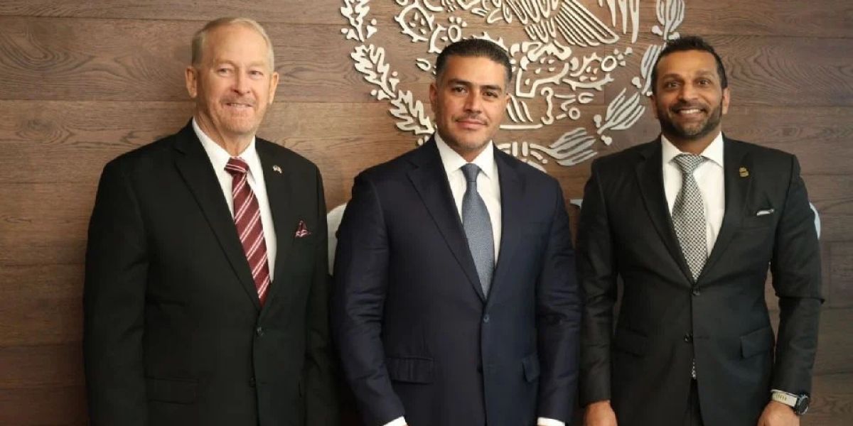 Director del FBI traslada a EU a uno de los 10 más buscados y al canadiense Ryan Wedding tras reunión con Harfuch