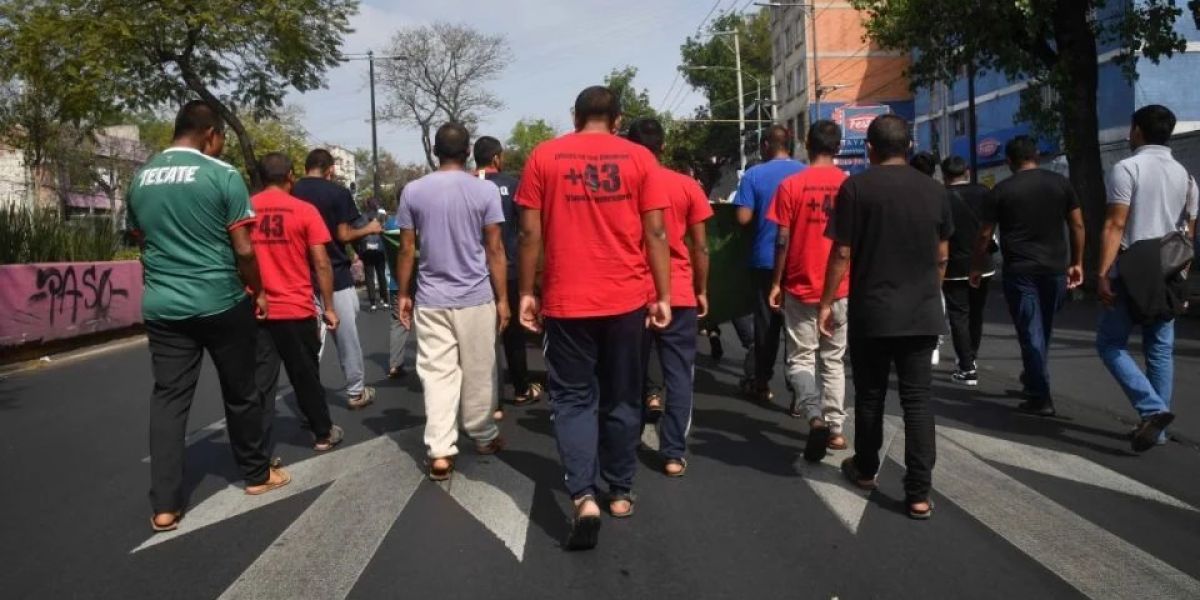 Marchan en Iguala por la liberación de Irving Arroyo