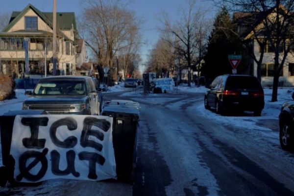 Retiran de Minneapolis a 700 agentes de ICE tras protestas por homicidios de dos estadounidenses