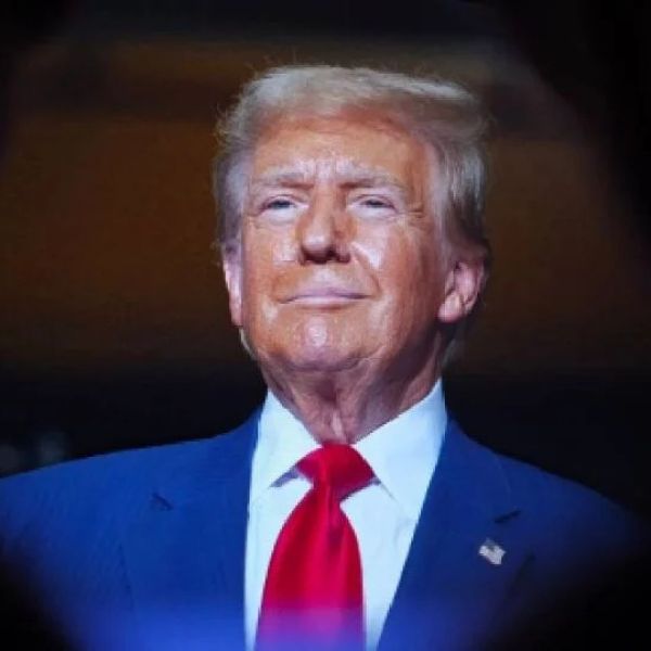 Trump difunde un video racista en contra de Michelle y Barack Obama