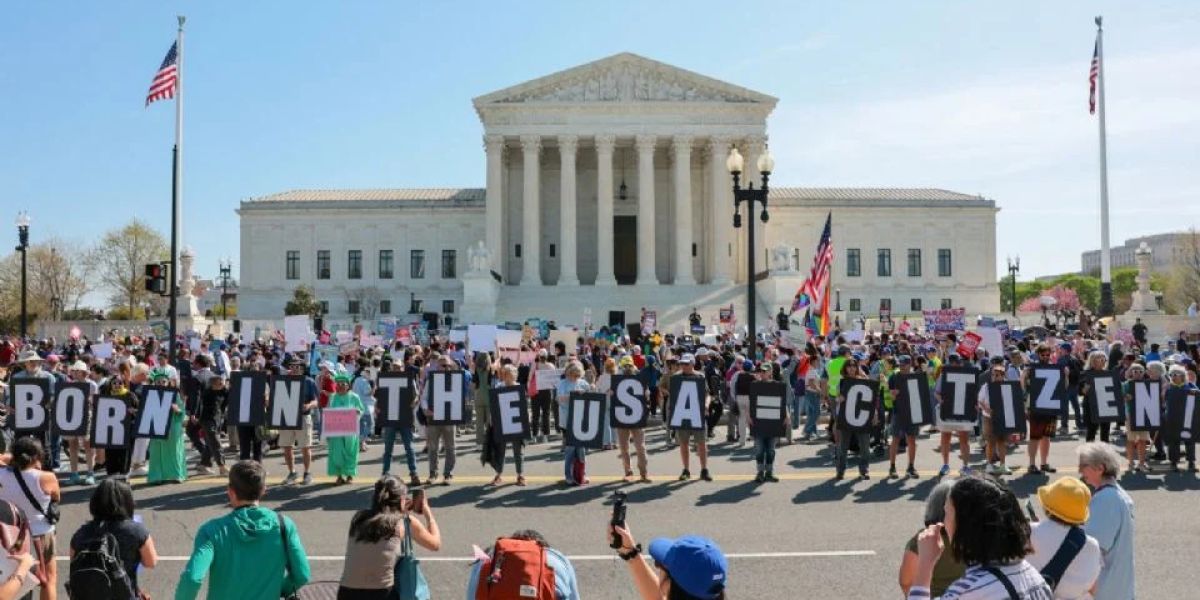Trump acude a la Corte Suprema de EU por primera vez en debate sobre la ciudadanía por nacimiento