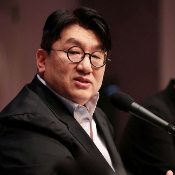 Presidente de la agencia de BTS podría ser arrestado; emiten orden en Corea del Sur por fraude