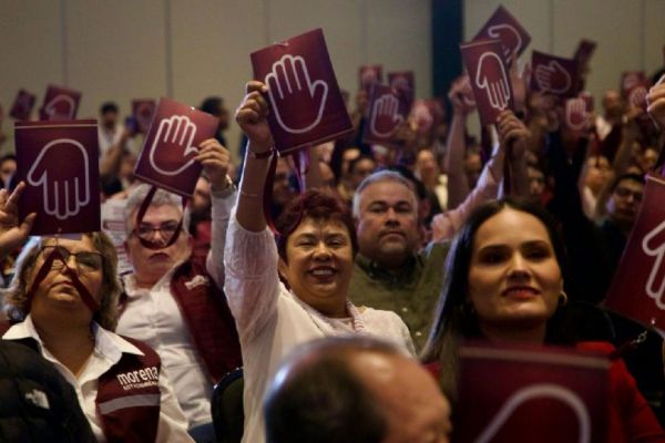 Los coordinadores parlamentarios de Morena de todo el país se suman a la defensa de Andy López Beltrán