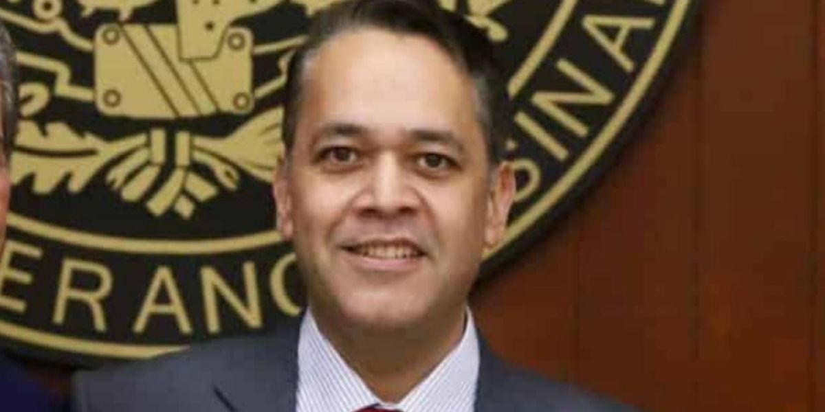 Exsecretario de Finanzas de Rocha Moya fue socio de otro integrante del gabinete de Sinaloa; reportó afiliación a 10 empresas