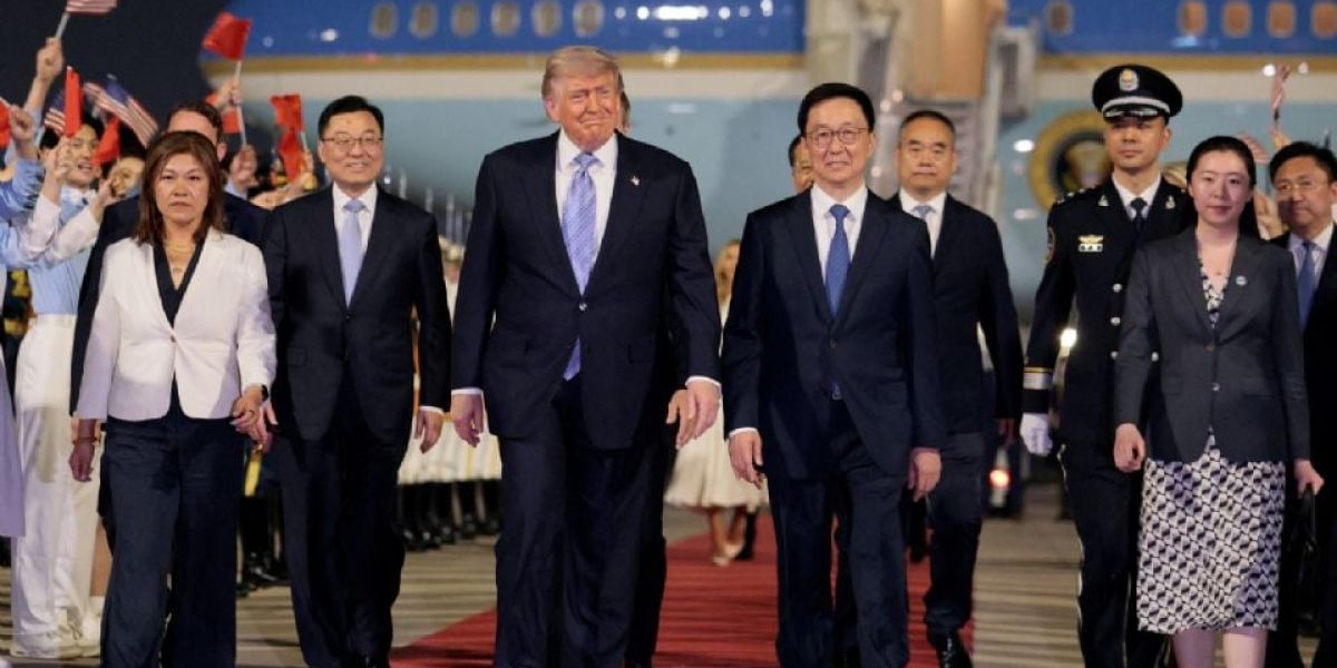 Trump llega a China para su visita de Estado; lo acompañan Marco Rubio y empresarios de EU