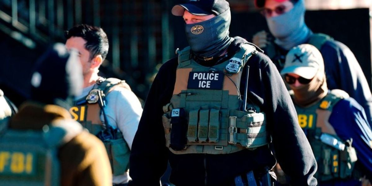 Juez prohíbe a agentes de ICE detener a extranjeros en tribunales de migración