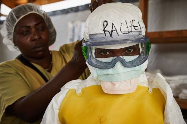 Estadounidense da positivo a ébola en el Congo en medio del brote en la región; será trasladado a Alemania