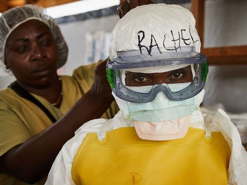 Estadounidense da positivo a ébola en el Congo en medio del brote en la región; será trasladado a Alemania