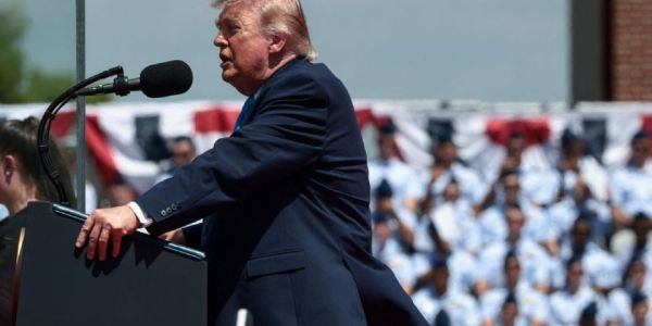 Demócratas buscan impedir que Trump ataque a Cuba tras imputación contra Raúl Castro