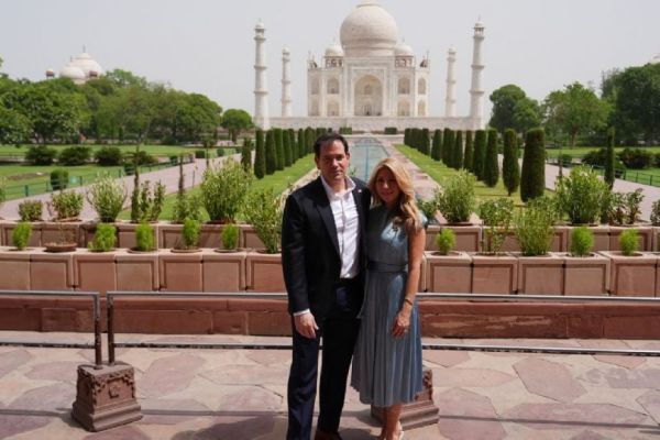 Marco Rubio visita el Taj Mahal; “si supiera su historia o arquitectura no hubiera posado”, replica Irán