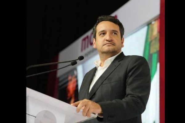 Andy López Beltrán deja su cargo en Morena y va por el fuero: buscará diputación federal