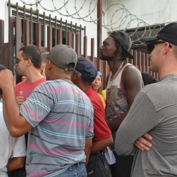 Casi 13 mil extranjeros deportados desde EU a México quedan vulnerables a la violencia de los cárteles