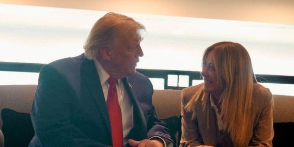 Tensión entre EU e Italia: Trump asegura que Meloni “suplicó” por una foto, ella lo rechaza