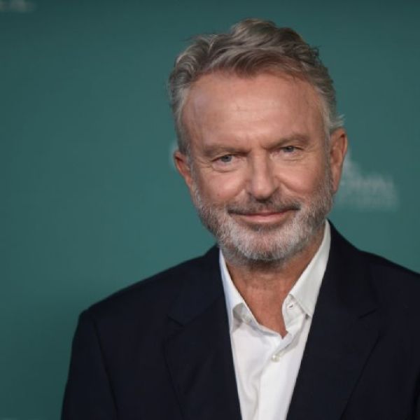Muere el actor Sam Neill, interpretó al paleontólogo en 
