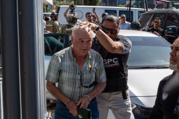 Ingresan a la FGR en Baja California al exgobernador Ernesto Ruffo tras su detención por presunto “huachicol” fiscal