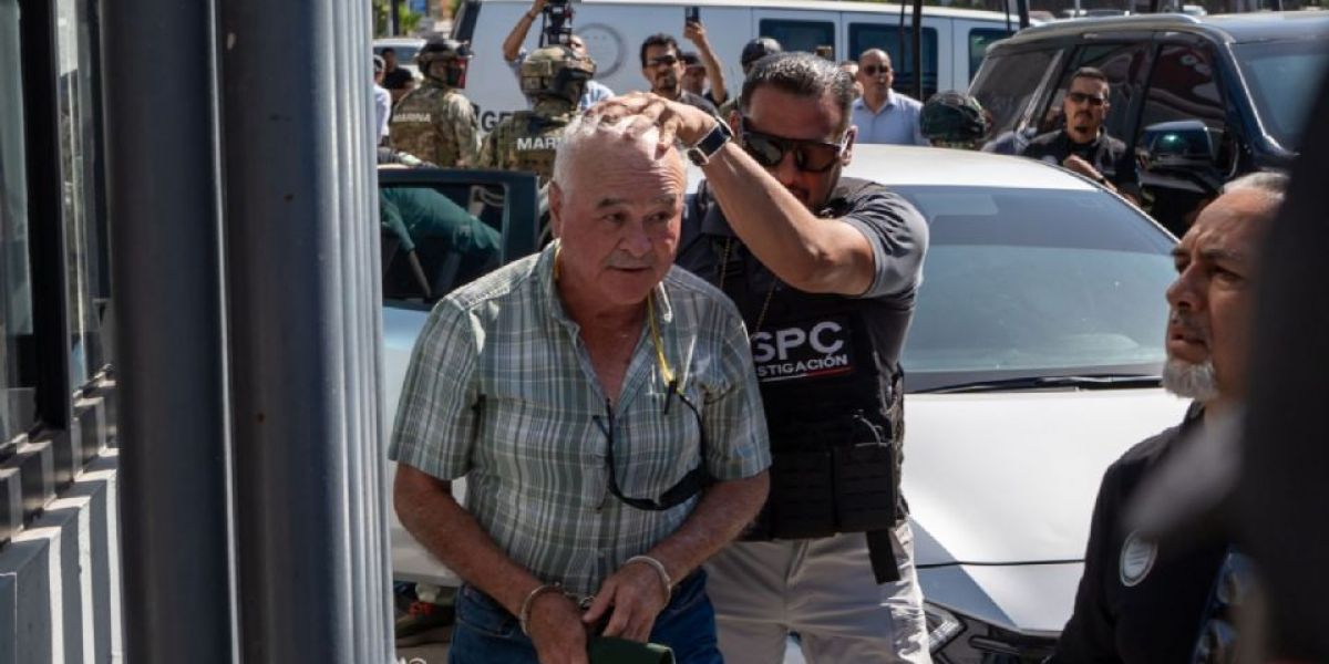 Ingresan a la FGR en Baja California al exgobernador Ernesto Ruffo tras su detención por presunto “huachicol” fiscal