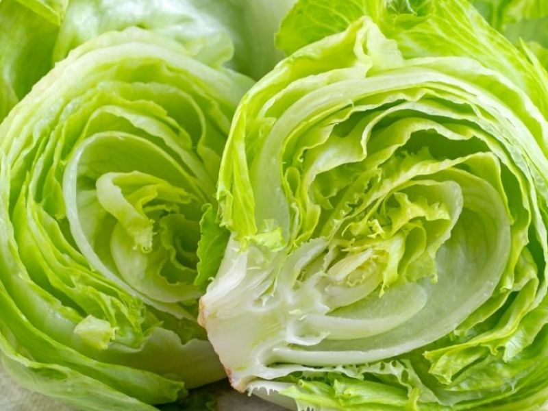 Retiran lechuga iceberg originaria de México de restaurantes de comida rápida relacionados con el brote de diarrea “explosiva”