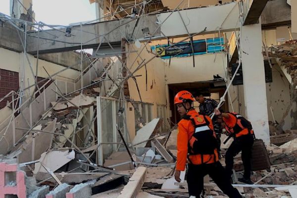 Terremoto de 7.7 en Indonesia deja dos muertos y un herido; SRE sin reporte de mexicanos afectados