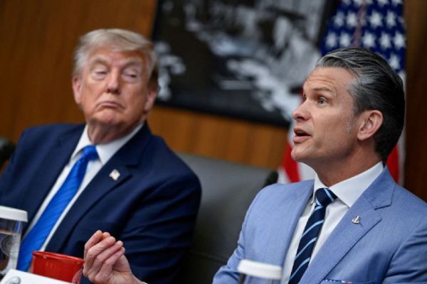 Pete Hegseth encabeza purga en el Pentágono tras destituir al 10% de altos mandos militares