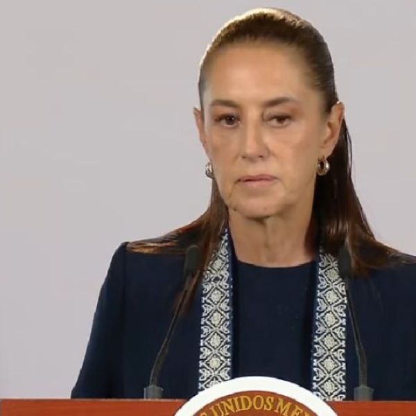 Sheinbaum confirma que restricción al uso de celulares en escuelas entrará en vigor en noviembre