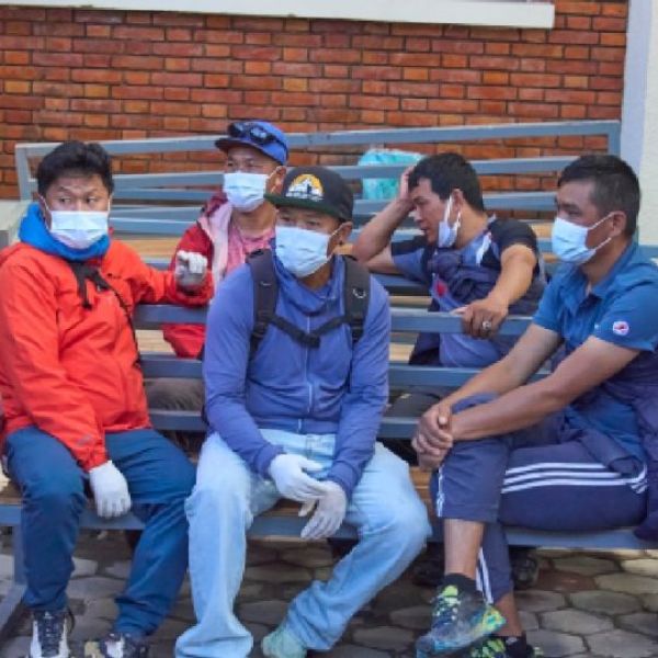 Avalancha en Nepal deja al menos dos muertos y 12 desaparecidos en el monte Himlung