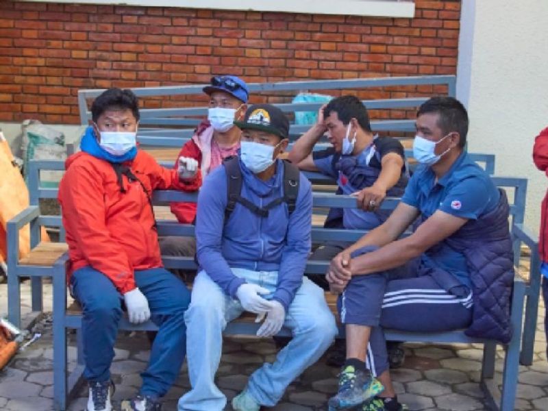 Avalancha en Nepal deja al menos dos muertos y 12 desaparecidos en el monte Himlung