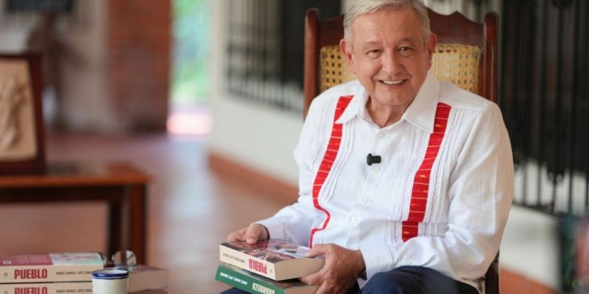 AMLO reaparece con nuevo libro y asegura que los potentados de EU no los ven “con buenos ojos”