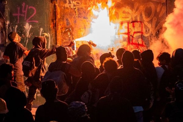 Marcha del 2 de octubre en CDMX deja 18 lesionados y destrozos por grupos de choque