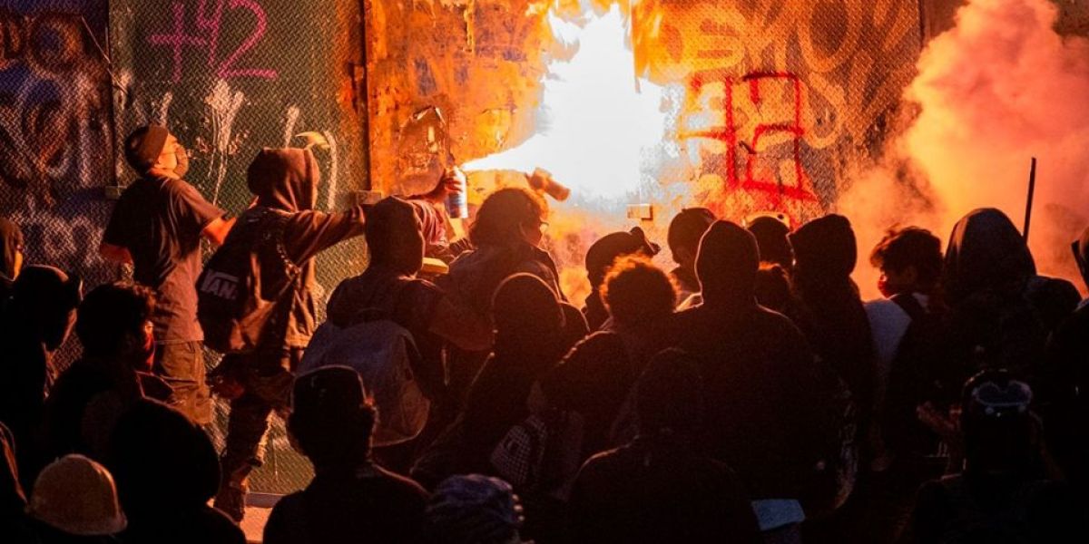 Marcha del 2 de octubre en CDMX deja 18 lesionados y destrozos por grupos de choque