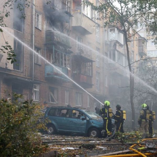 Rusia lanza avalancha de drones y misiles contra Ucrania; mueren al menos 24 personas