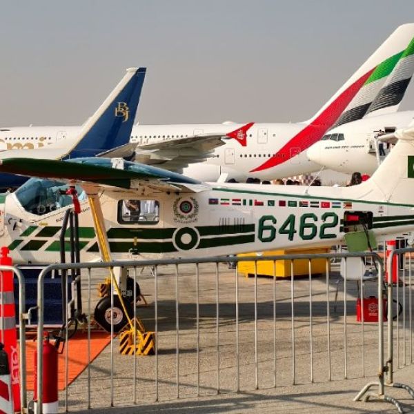 Desplome de un avión de entrenamiento militar ocasiona la muerte de sus dos pilotos en Pakistán